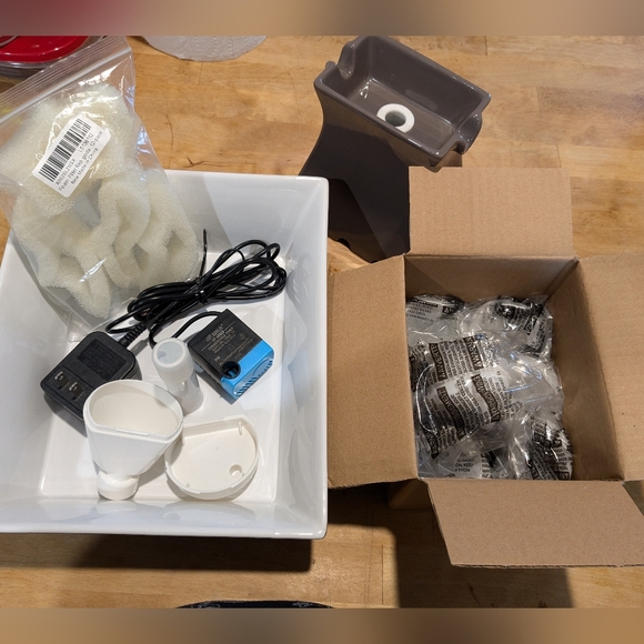 Ceramic Pet Fountain - Picture 7 of 16